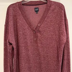 Gap long sleeve tee.